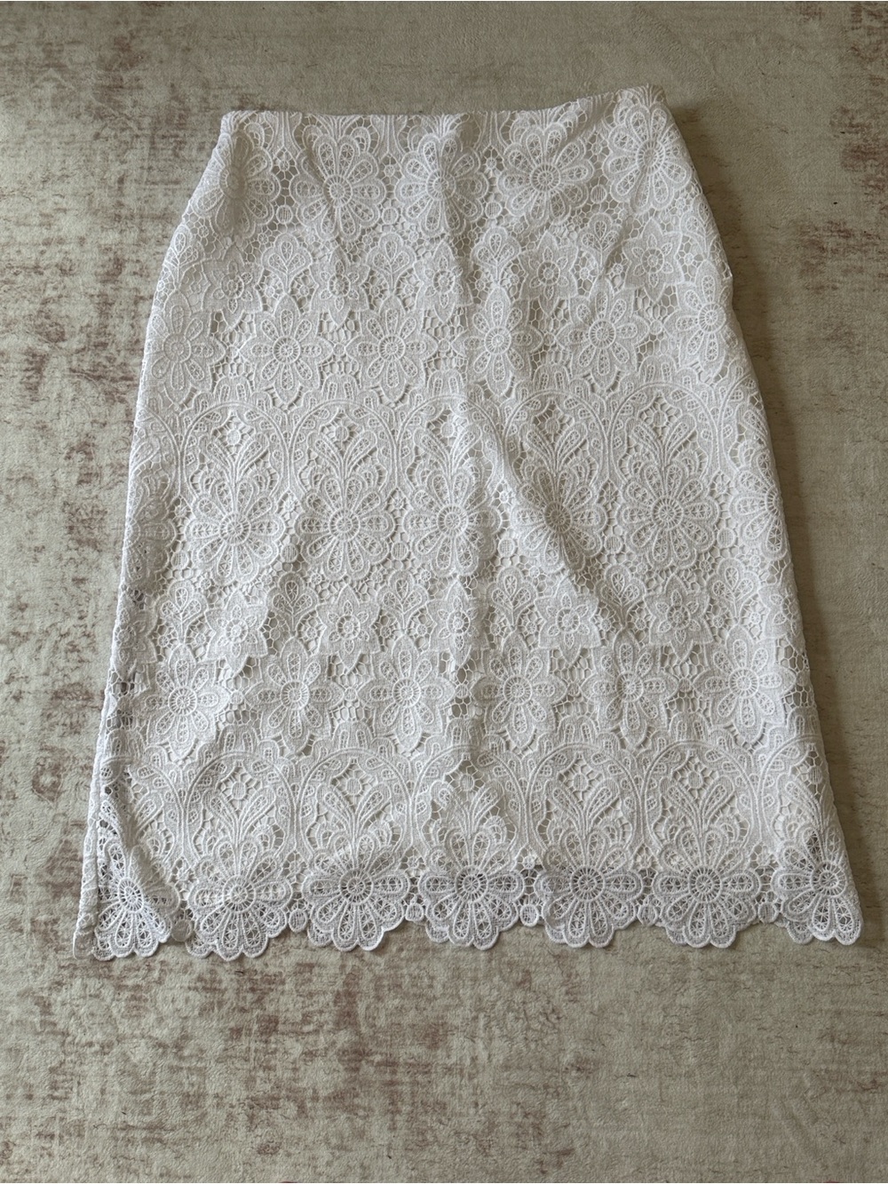 Abercrombie & Fitch White Floral Lace Pencil Skirt